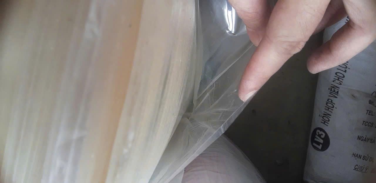MÀNG CO NHIỆT 2 z7709659432689 6d1916f681ba529a87054f83df1d6be1